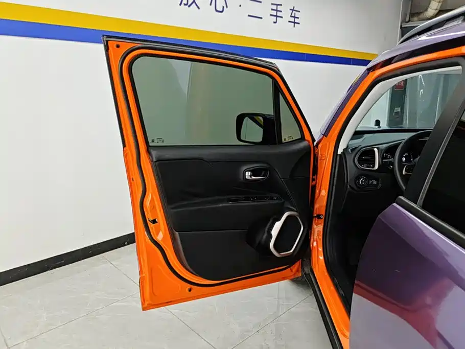 Jeep Renegade 2019 2018 Connected Large Screen Edition 180T Automatic High Energy