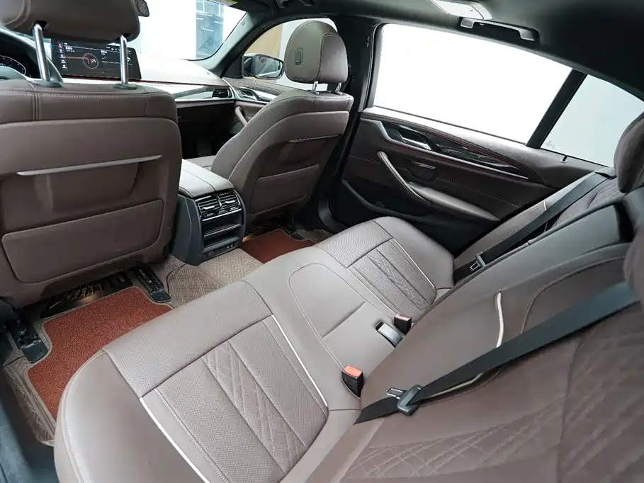 BMW 5 Series 2022 Model Second Facelift 525Li M Sport Package фото 14