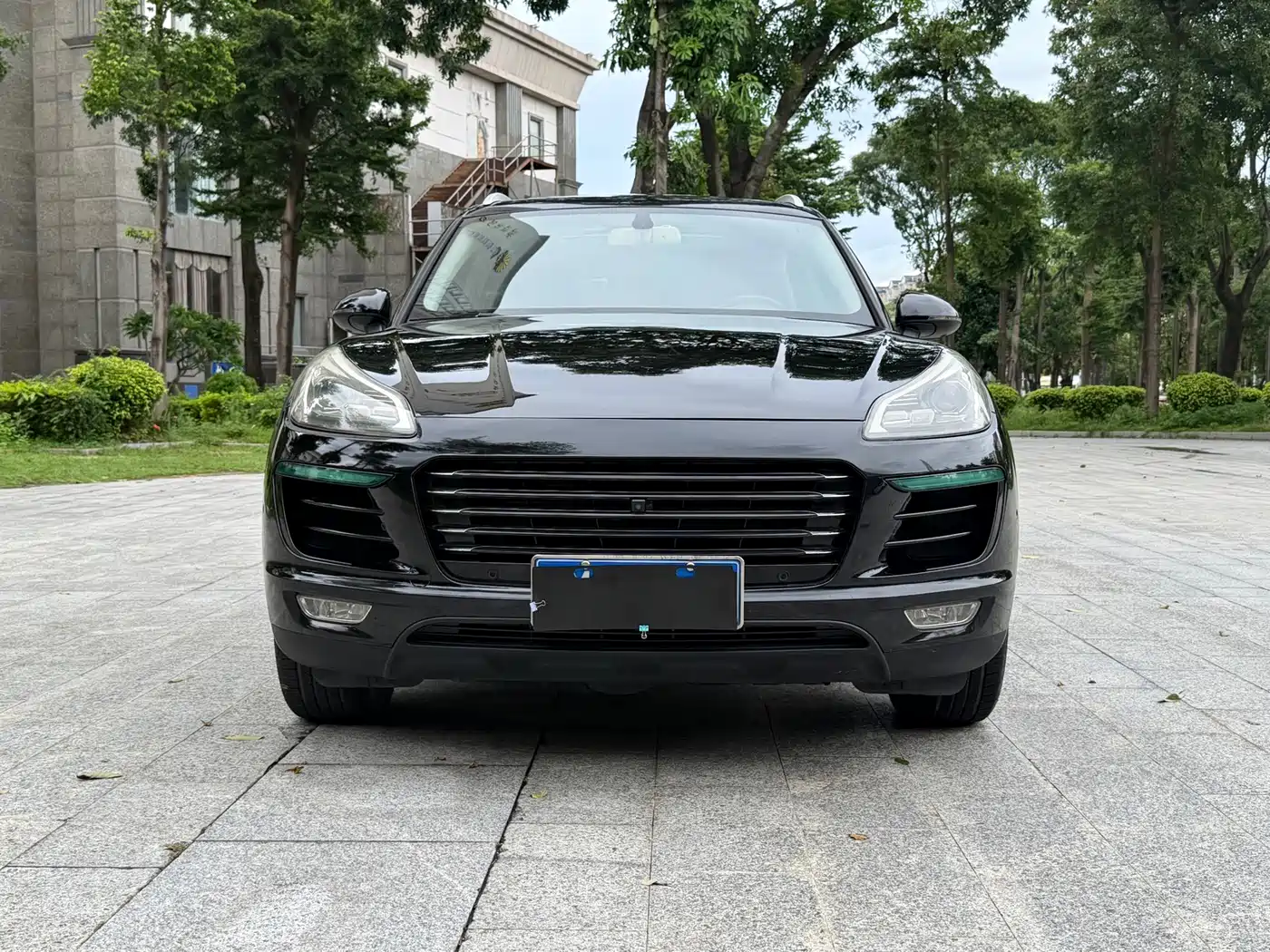 Фото 2 - Zotye SR9