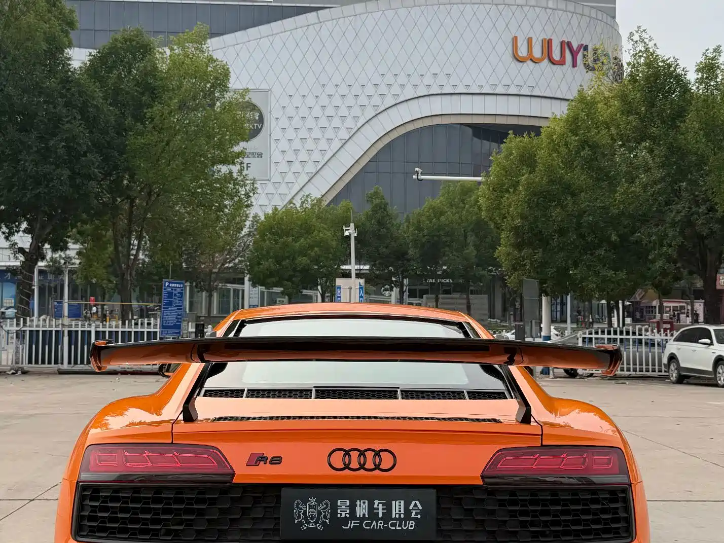 Фото 3 - Audi R8