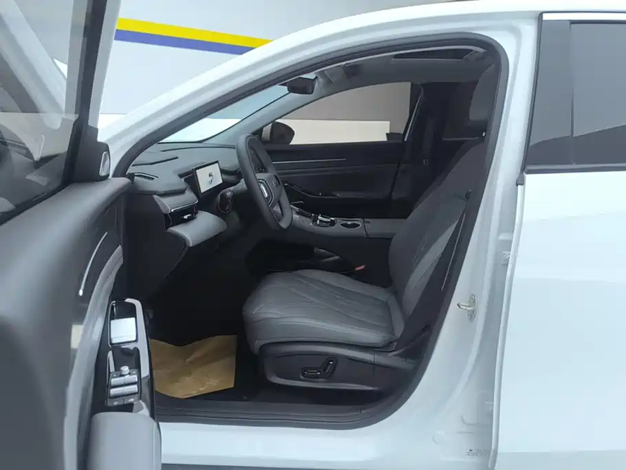 Geely Galaxy Galaxy L6 2025 2025 EM-i 140km Starship Edition