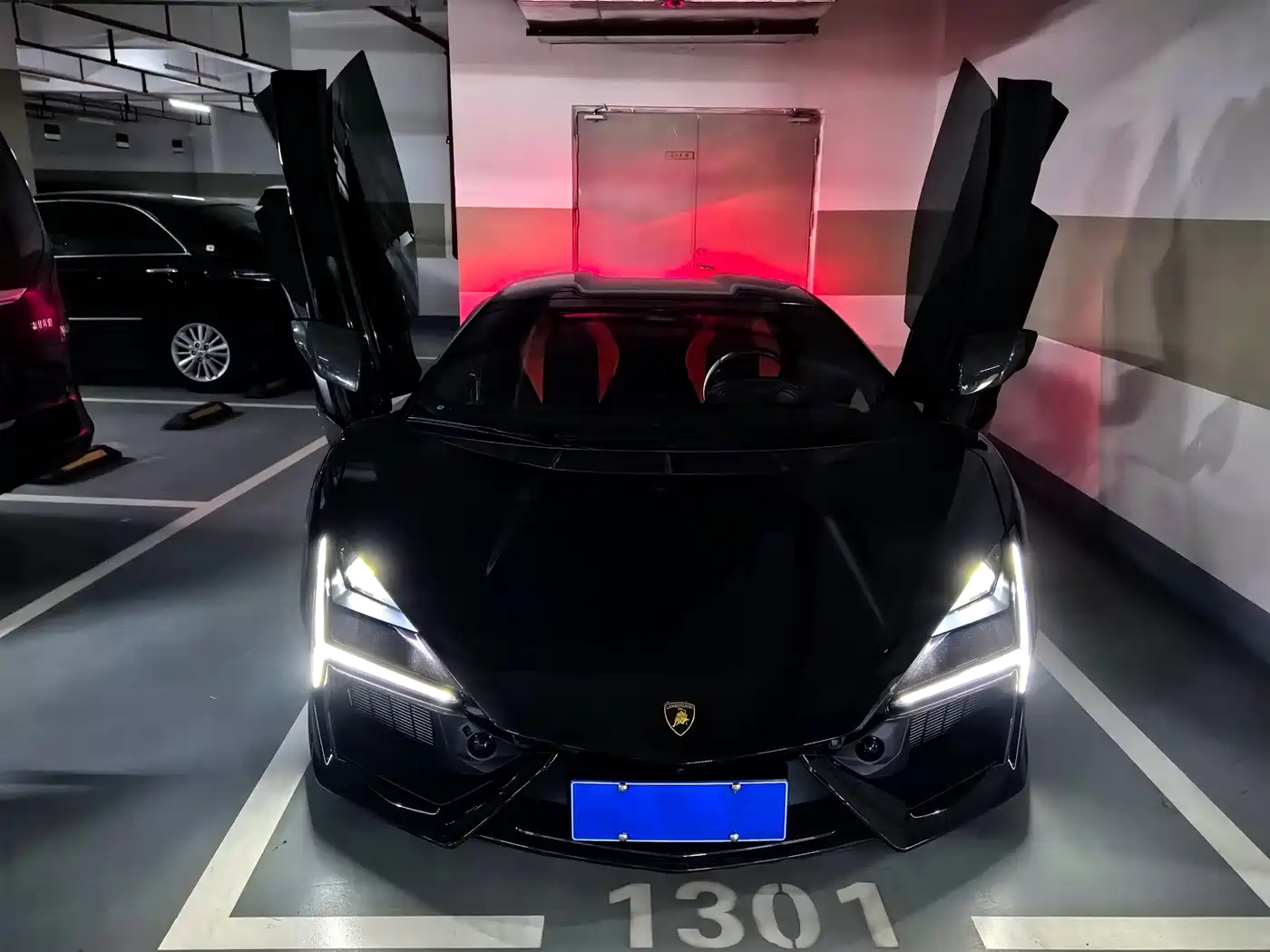 Lamborghini Revuelto 2023 6.5L PHEV Standard фото 2