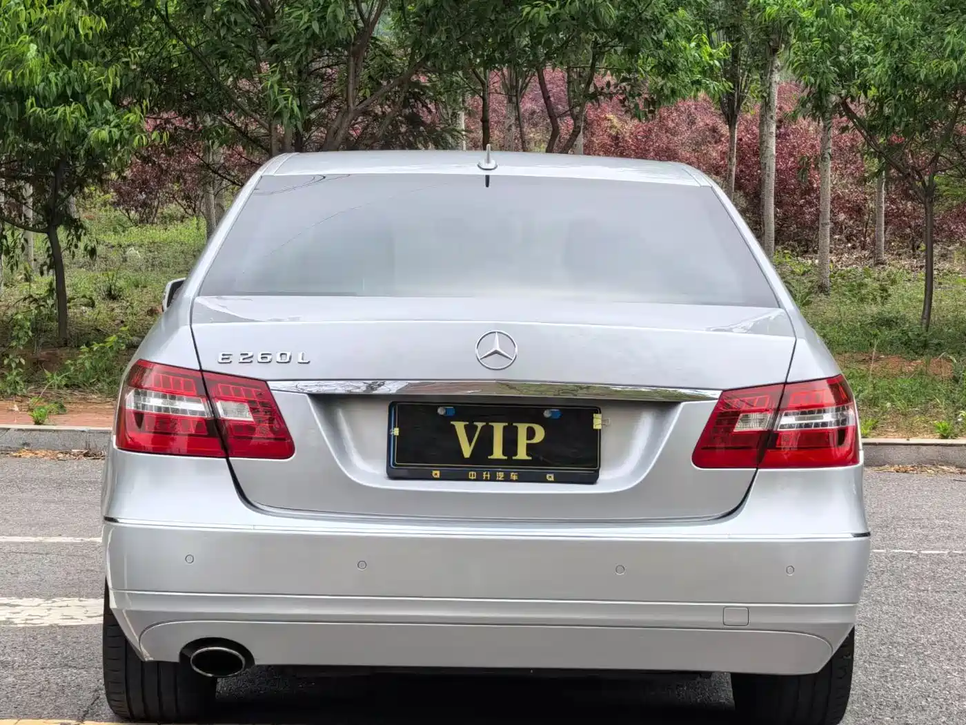 Mercedes-Benz E-Class 2013 Model E 260 L CGI Fashion фото 5