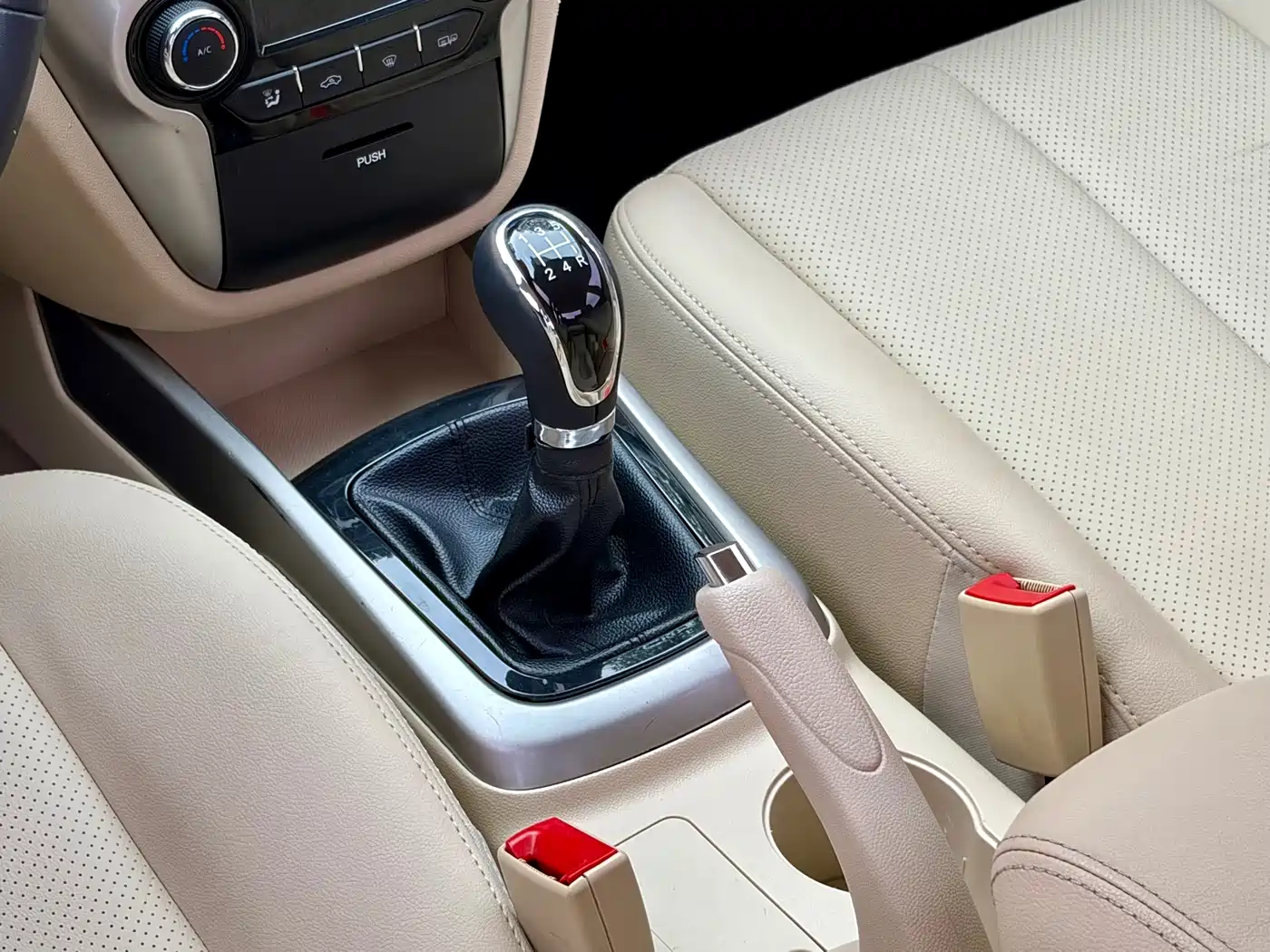 Changan Eado 2016 2015 1.6L Manual Luxury China V