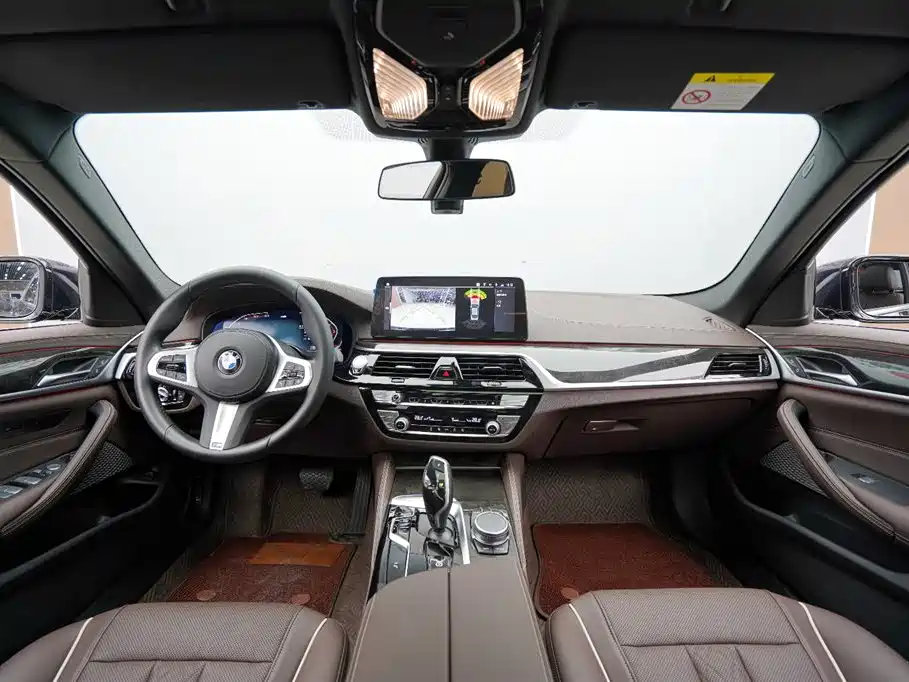 BMW 5 Series 2022 Model Second Facelift 525Li M Sport Package фото 13