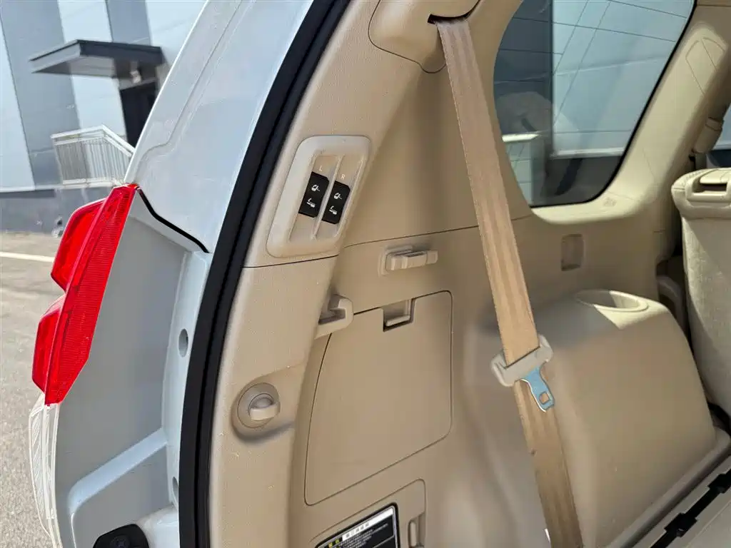 Toyota Prado 2010 4.0L Automatic TX-L фото 36
