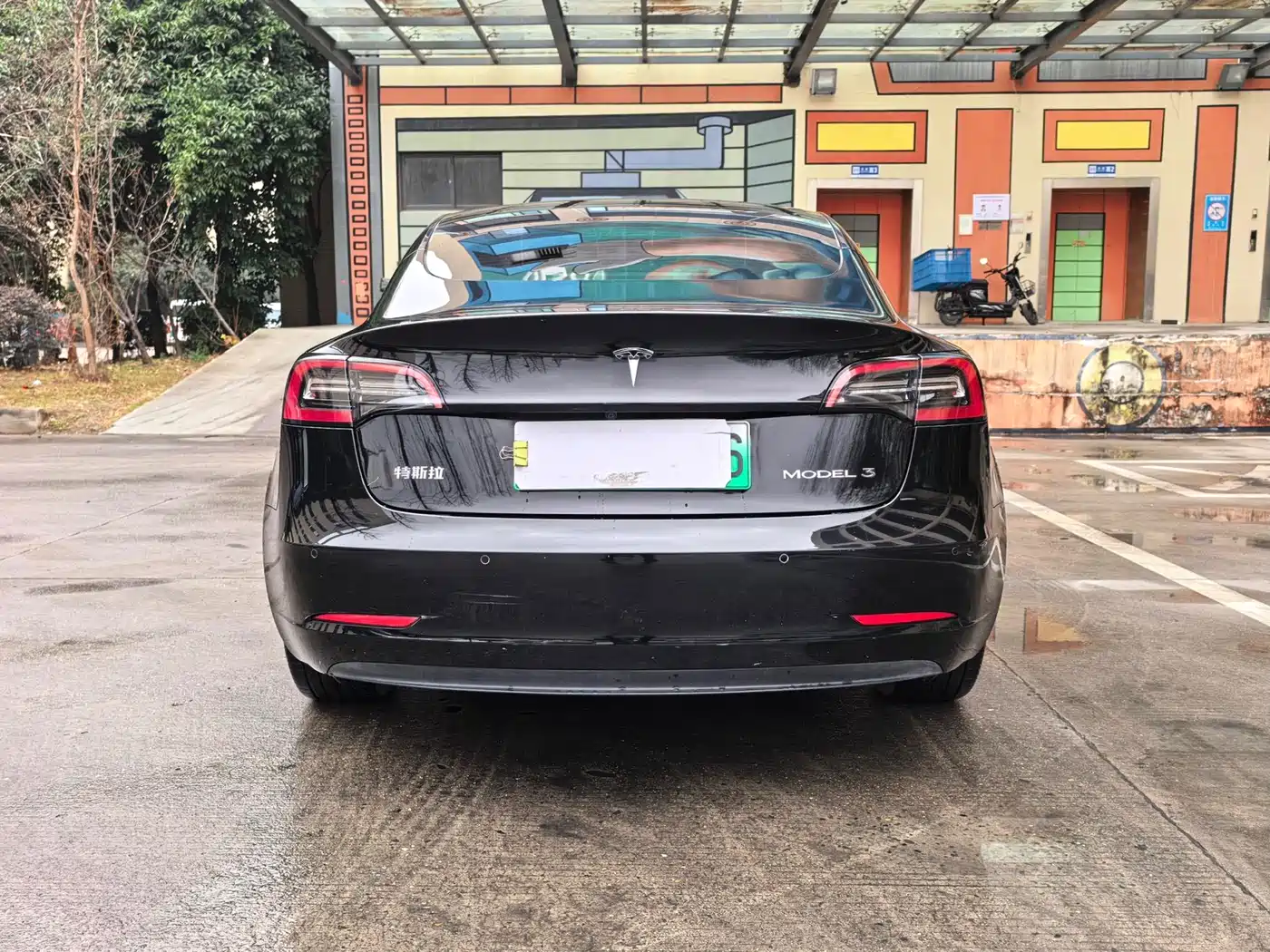 TESLA MODEL 3