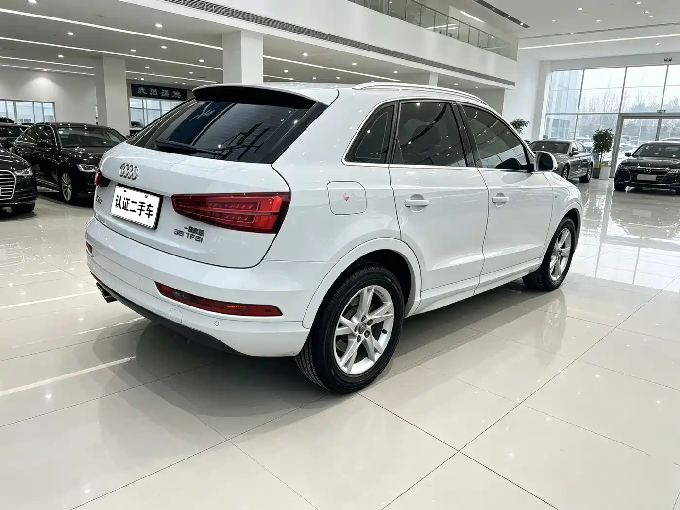 Audi Q3 2016 35 TFSI Fashion фото 3