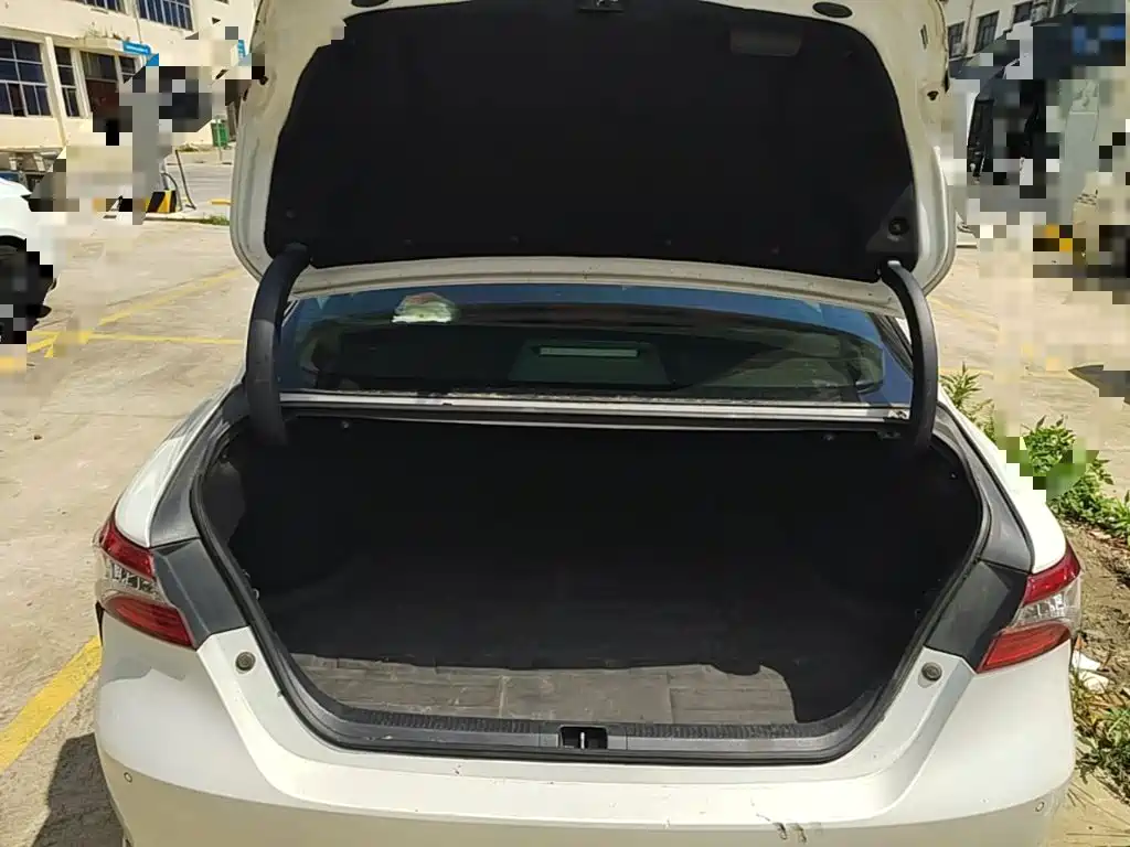 Photo 19 - Toyota Camry