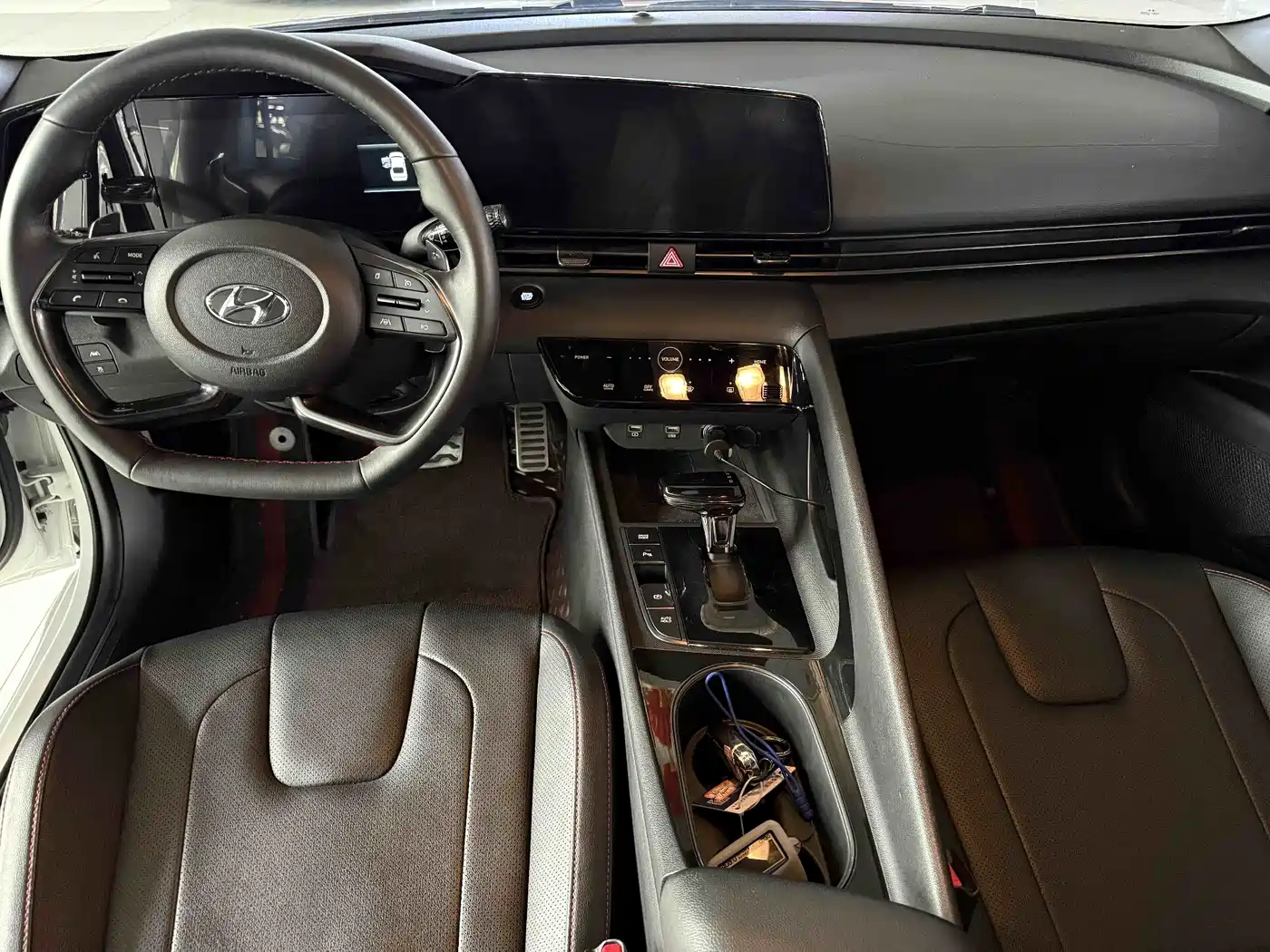 Hyundai Elantra 2022 240TGDi DCT LUX Premium Edition фото 8