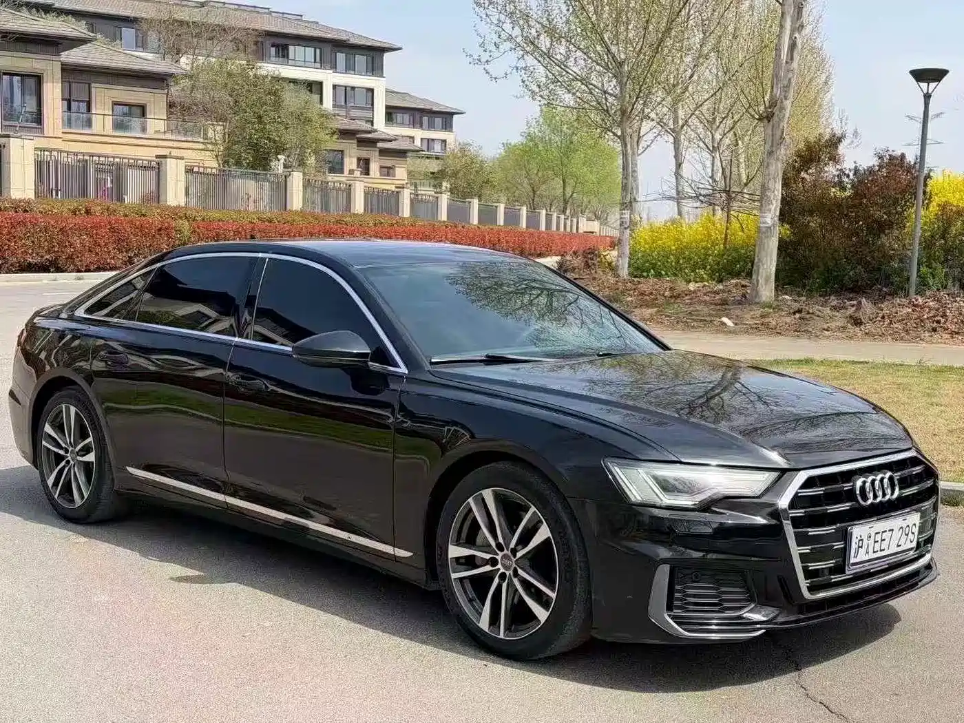 Audi A6L 2021 40 TFSI Luxury Sport фото 3