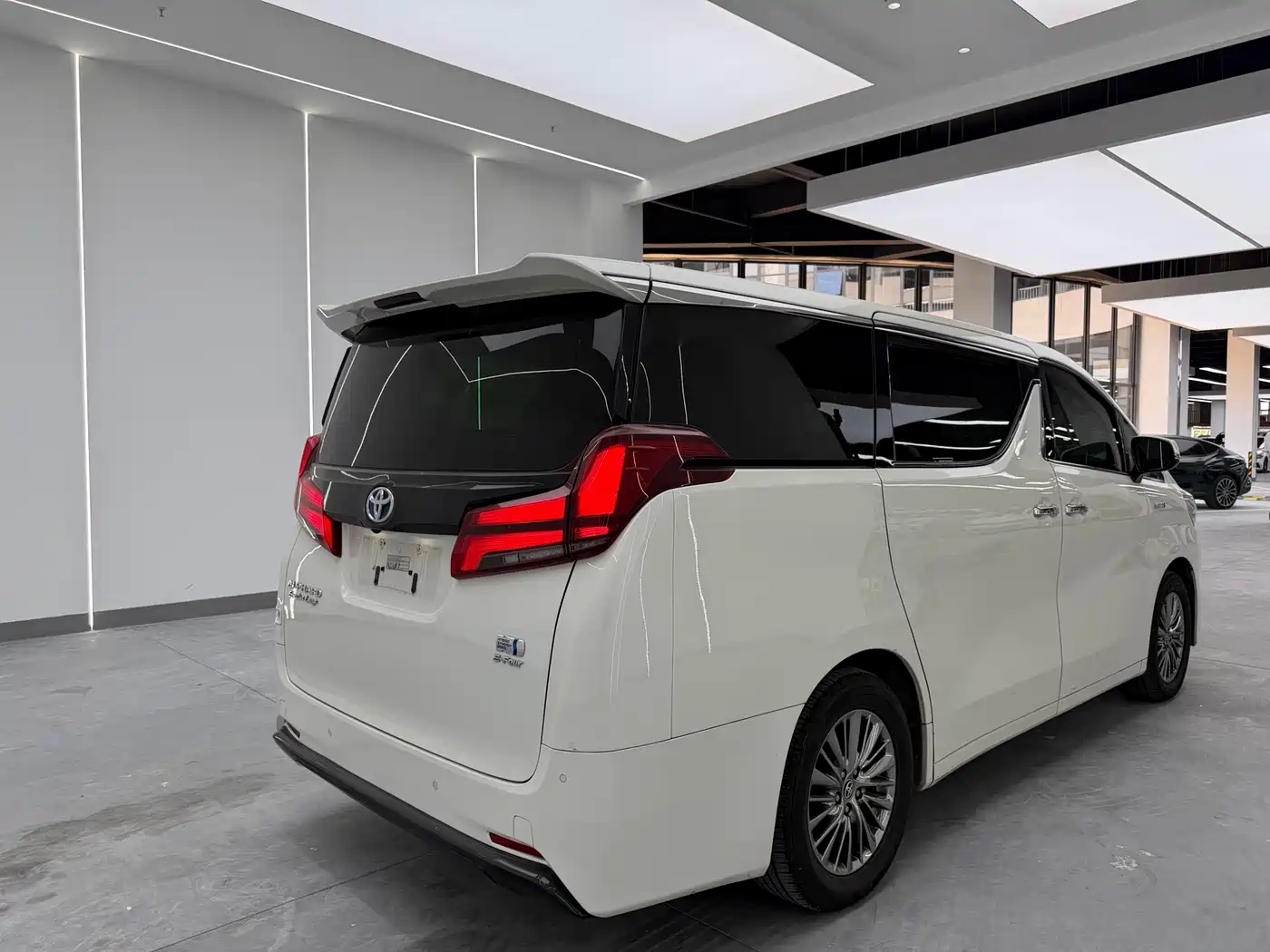 Toyota Alphard 2021 Hybrid 2.5L Premium фото 14