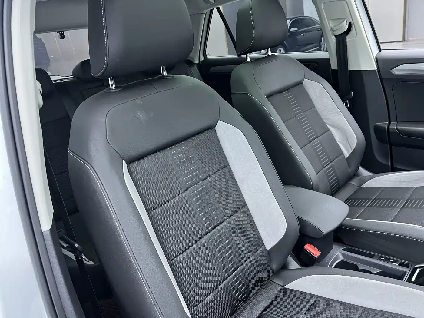 Volkswagen T-ROC 2021 280TSI DSG 2WD Comfort Connected фото 28