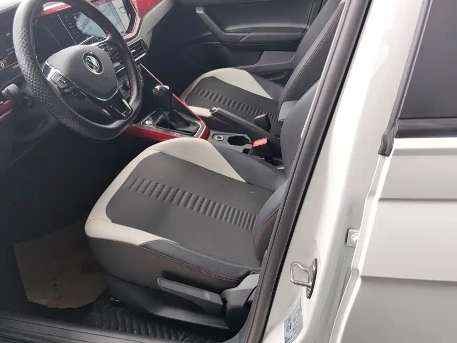Фото 9 - Volkswagen Polo