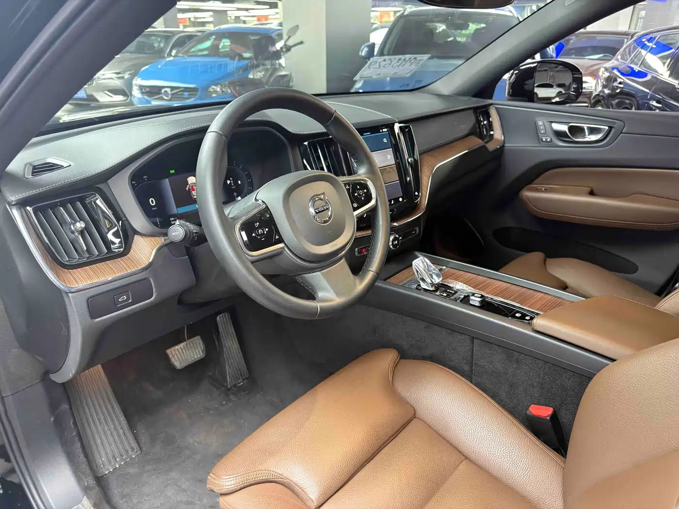 Volvo XC60 2025 2025 B5 AWD Smart Elite Luxury Edition