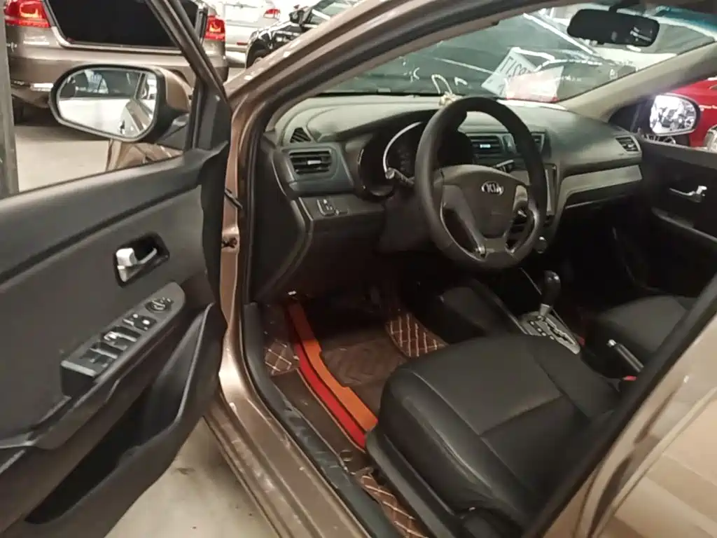 Kia K2 2017 2015 Sedan 1.4L AT GLS