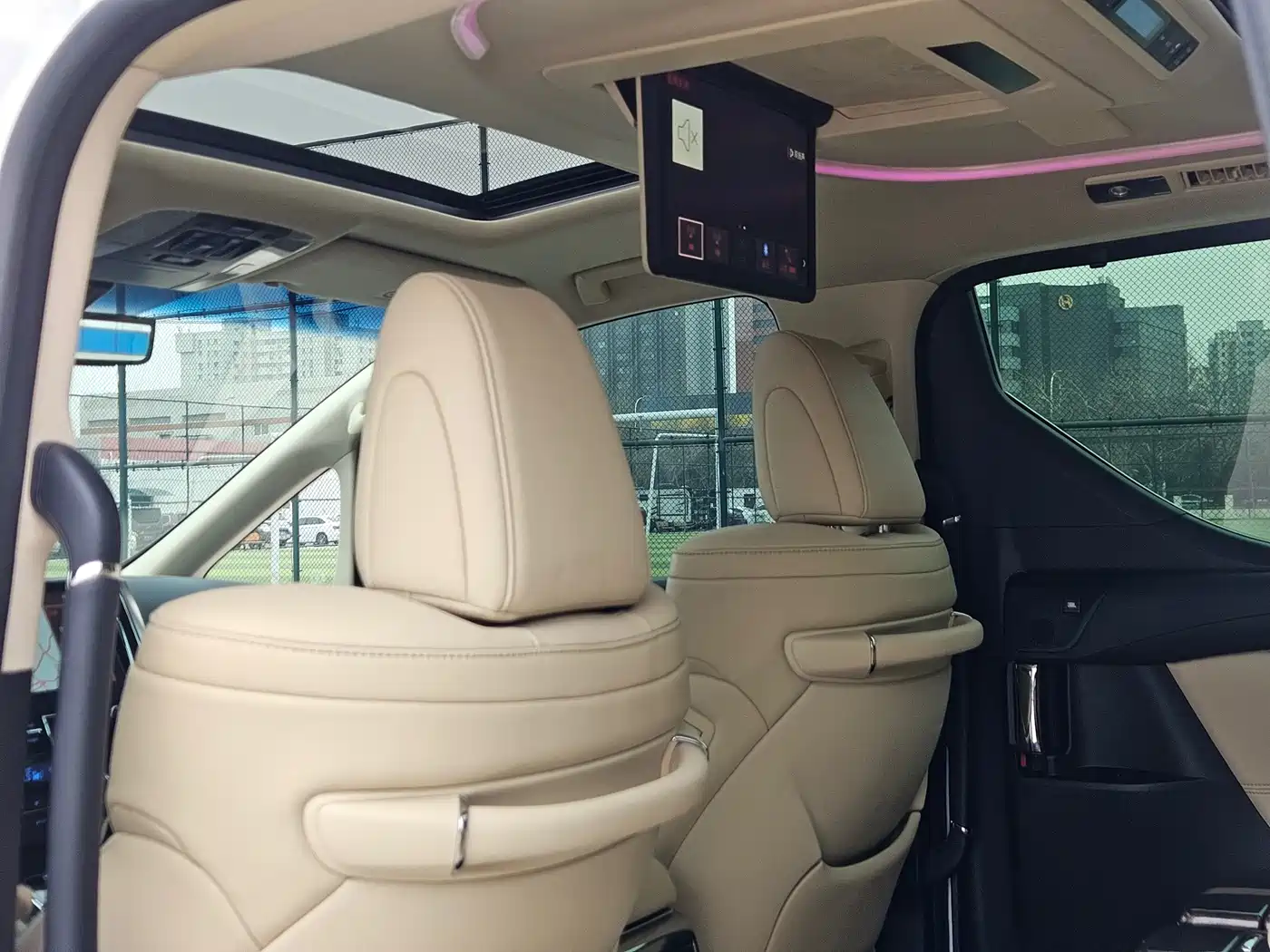 Toyota Vellfire 2021 Crown Hybrid 2.5L HV Premium Edition фото 16