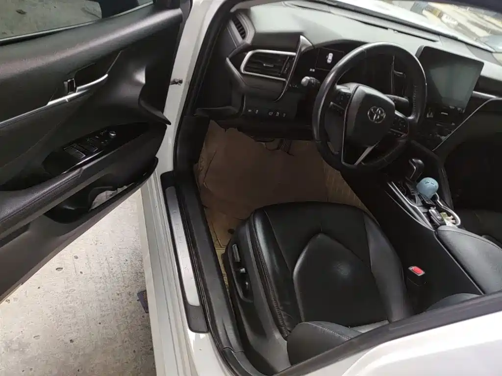 Toyota Camry 2021 2.5G Luxury Edition фото 16