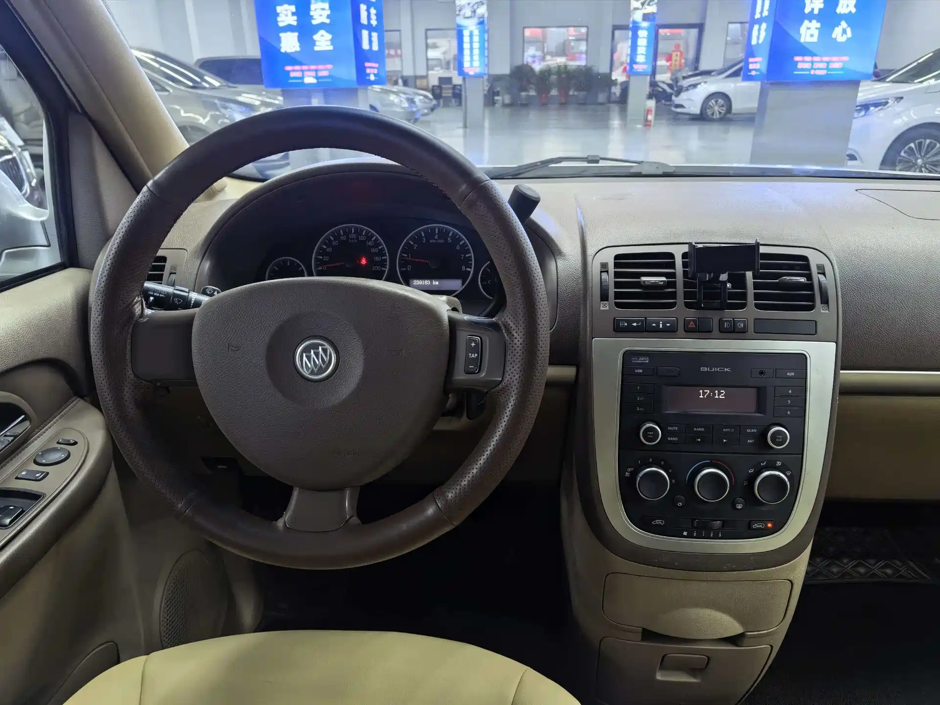 Фото 12 - Buick GL8
