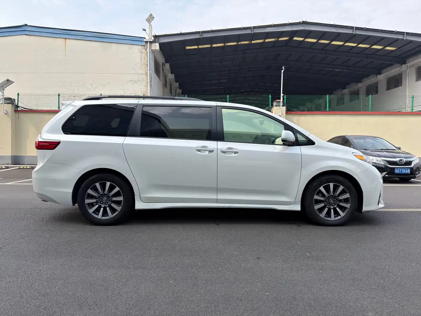 Toyota Sienna 2015 3.5L 2WD L фото 12