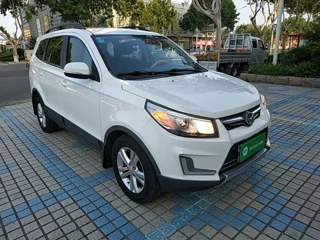 BAIC Huansu S3 2016 2016 1.5L Manual Startup Edition