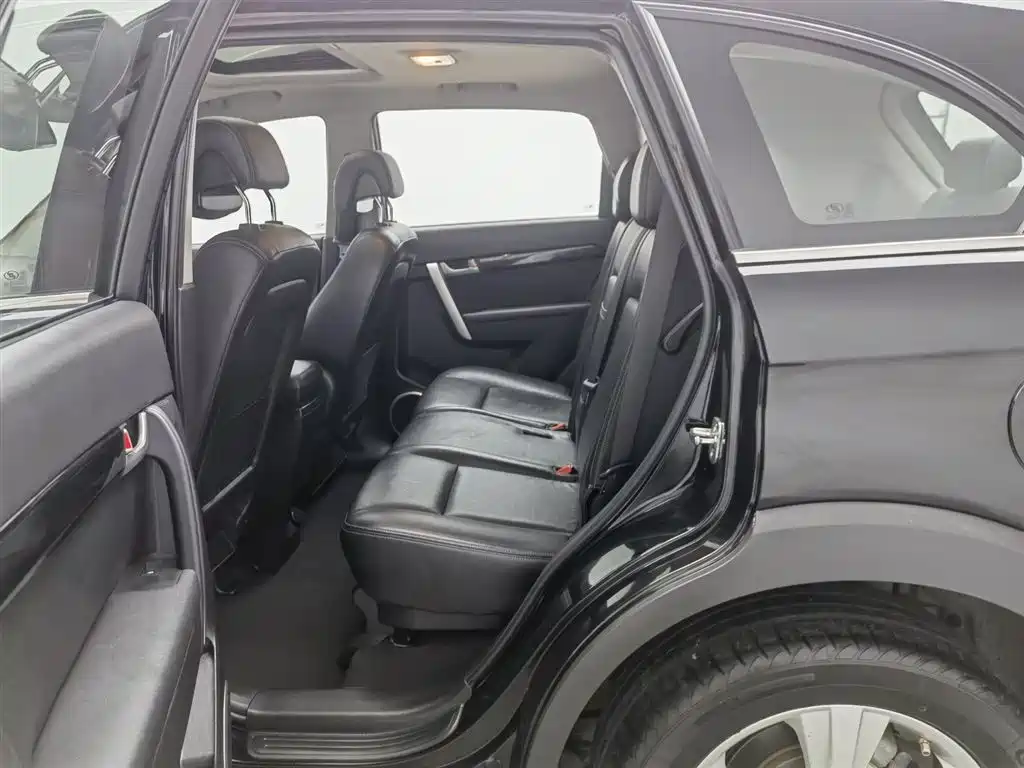 Chevrolet Captiva 2012 2.4L 4WD Flagship Edition 7-Seater фото 15