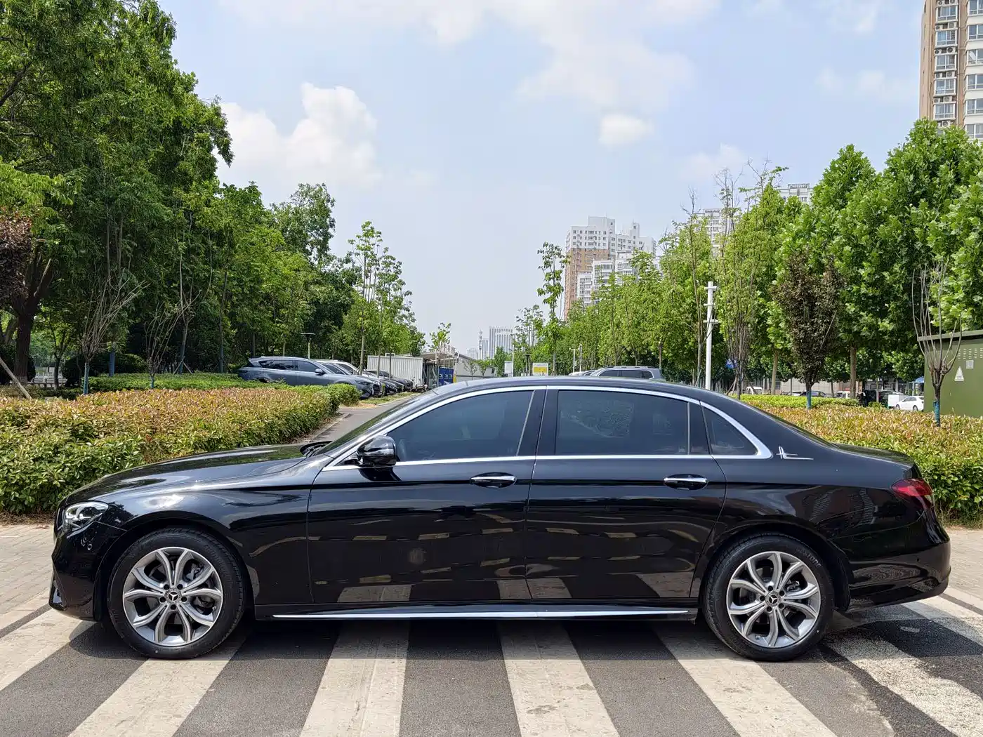 Mercedes-Benz E-Class 2023 E 300 L Sport Fashion фото 4