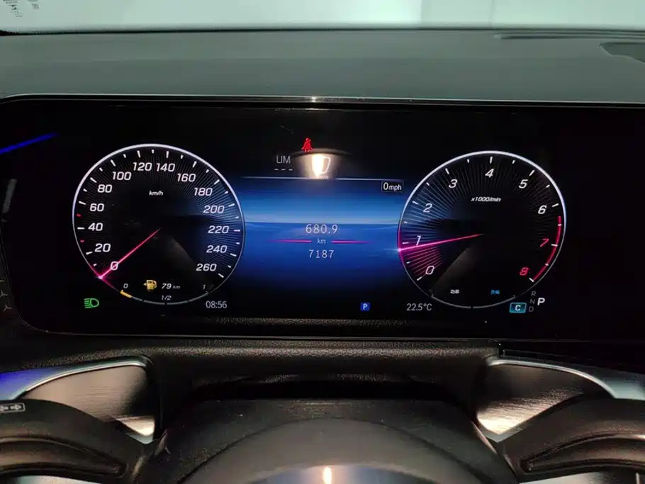 Photo 14 - Mercedes-Benz GLB