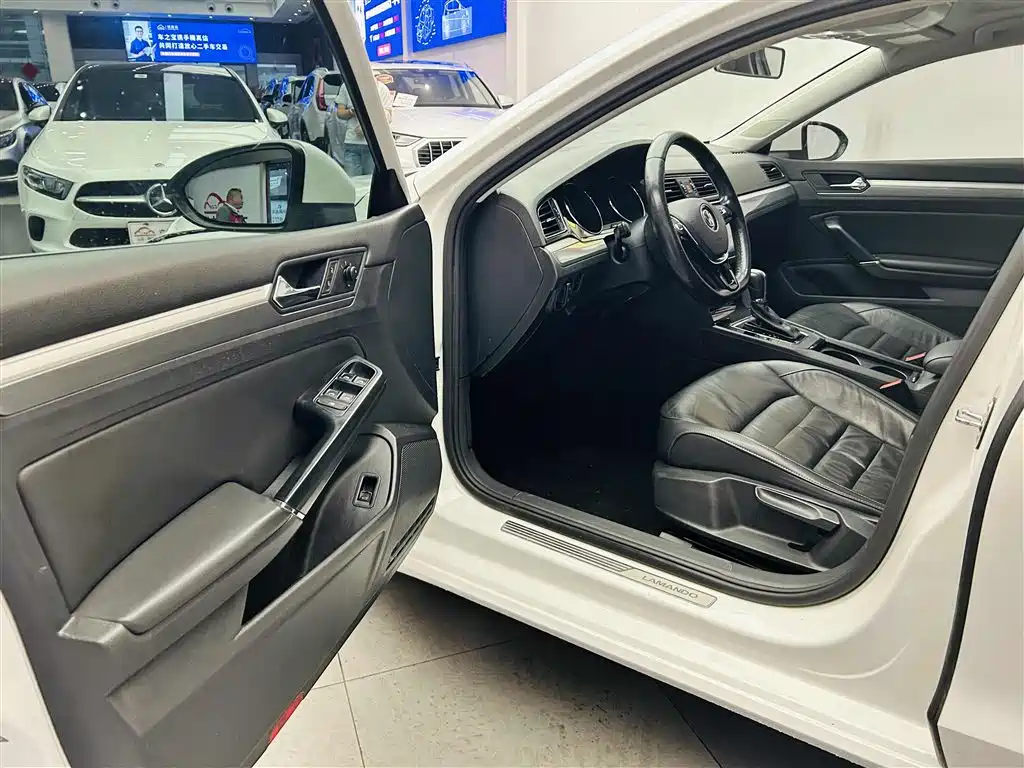Volkswagen Lamando 2015 280TSI DSG Comfort фото 20