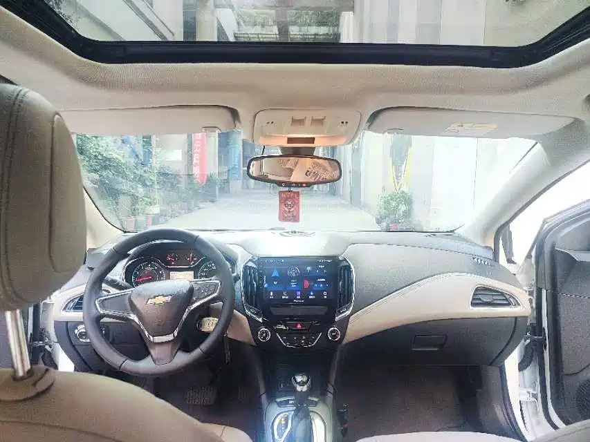 Chevrolet Cruze 2015 1.4T DCG Luxury Edition фото 6