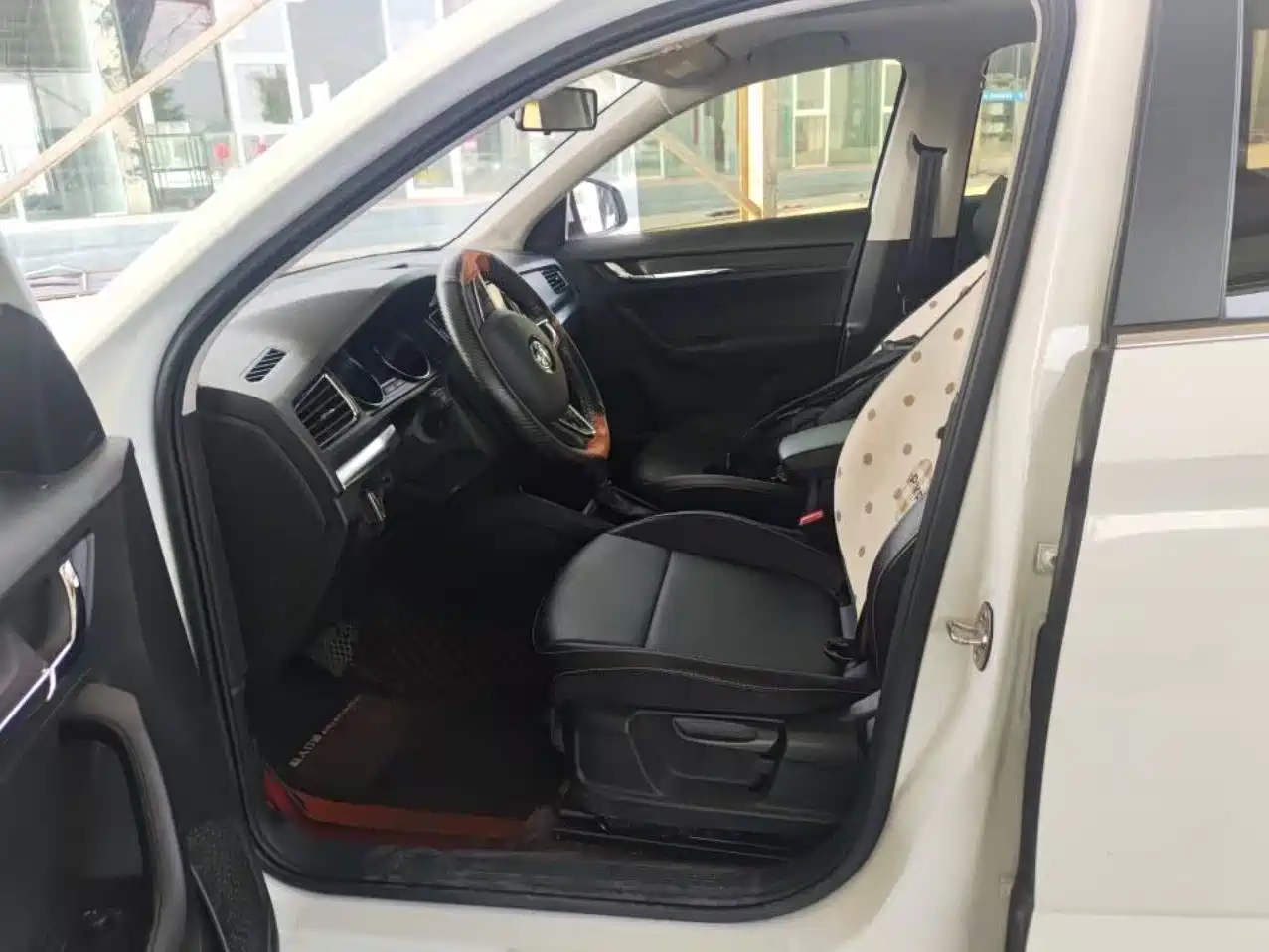 Škoda Kamiq 2023 1.5L Auto Comfort Edition фото 8