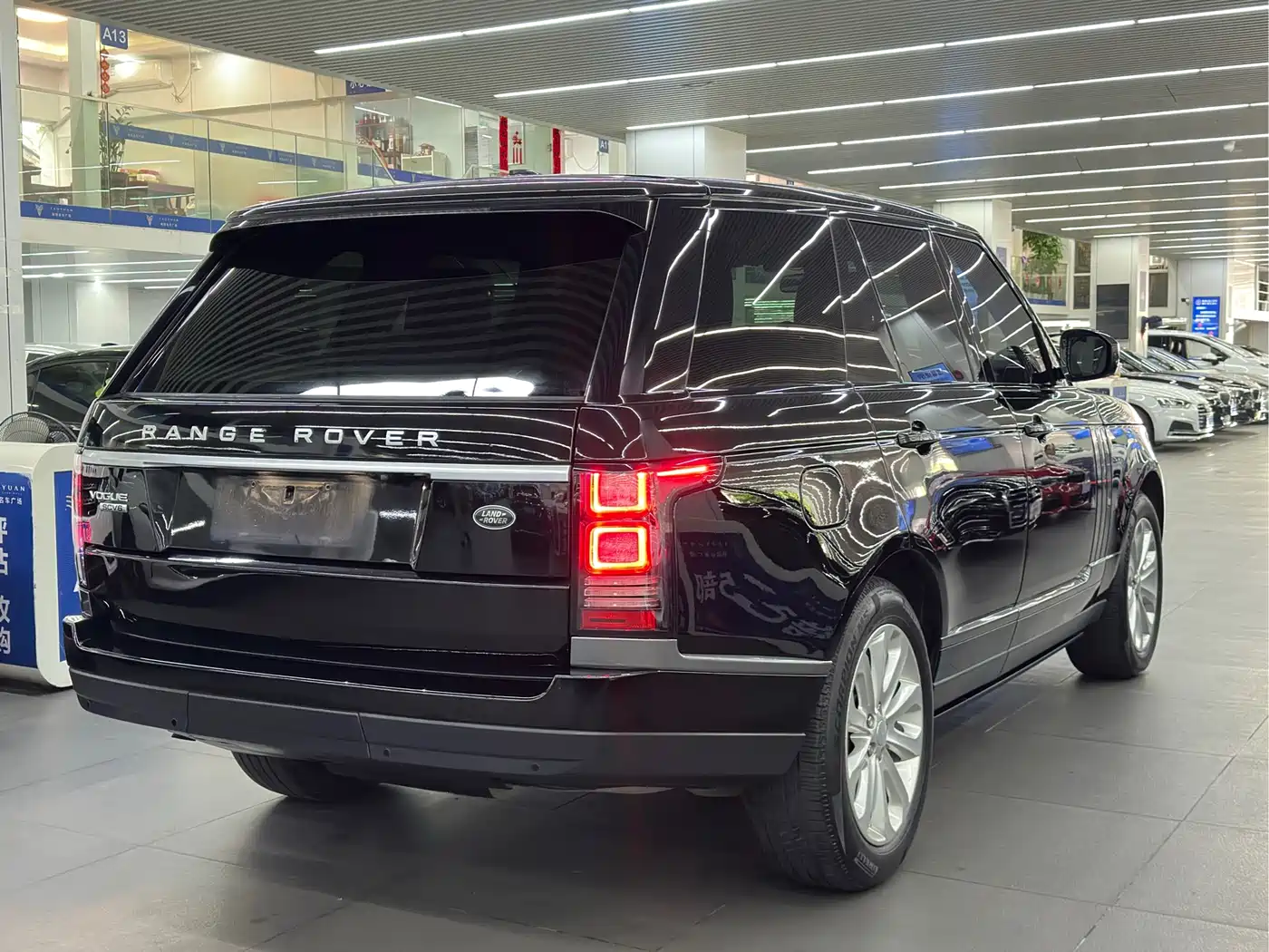 Land Rover Range Rover 2015 3.0 SC V6 Vogue фото 6
