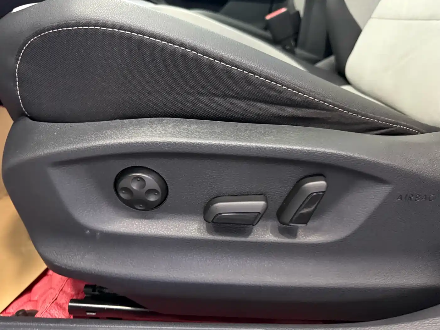 VOLKSWAGEN T ROC EXPLORING SONGS