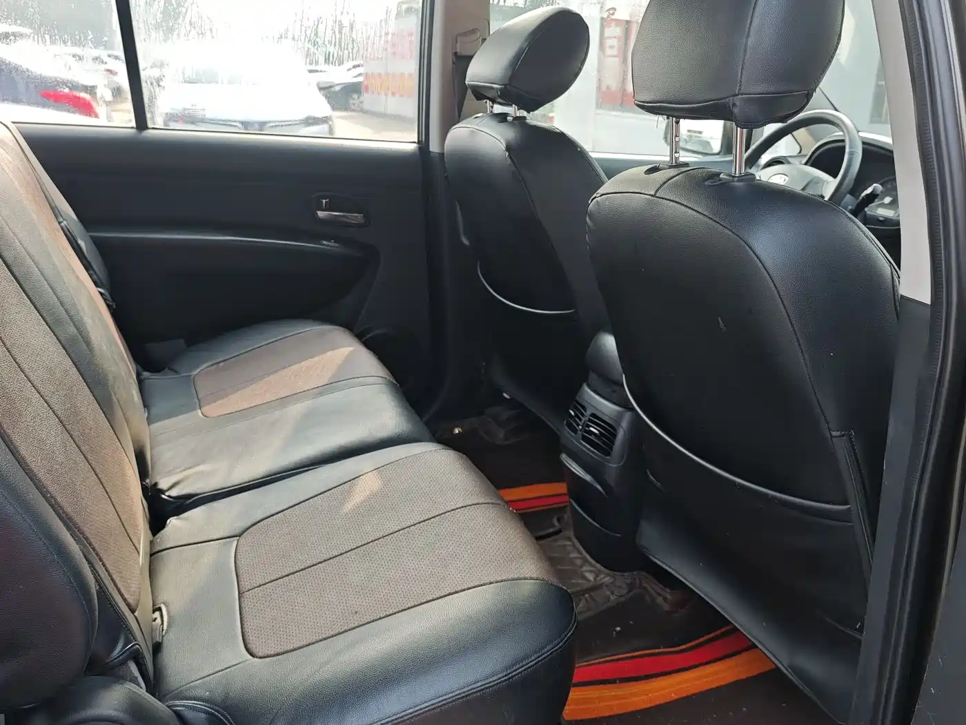 Kia Carens 2007 2.0L 7-Seater Comfort фото 9