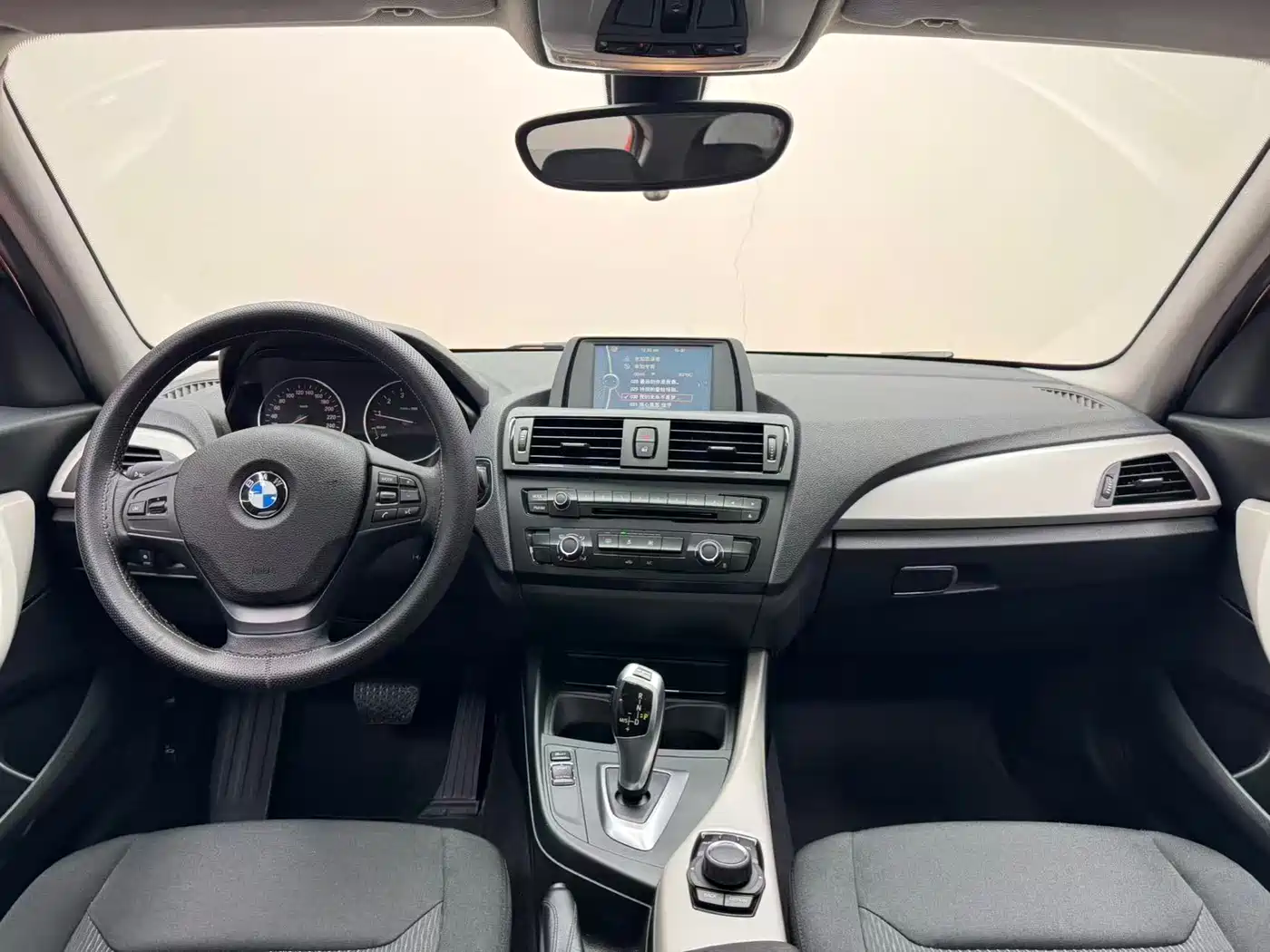 BMW 1 Series (Import) 2013 Facelift 116i Urban Model фото 11