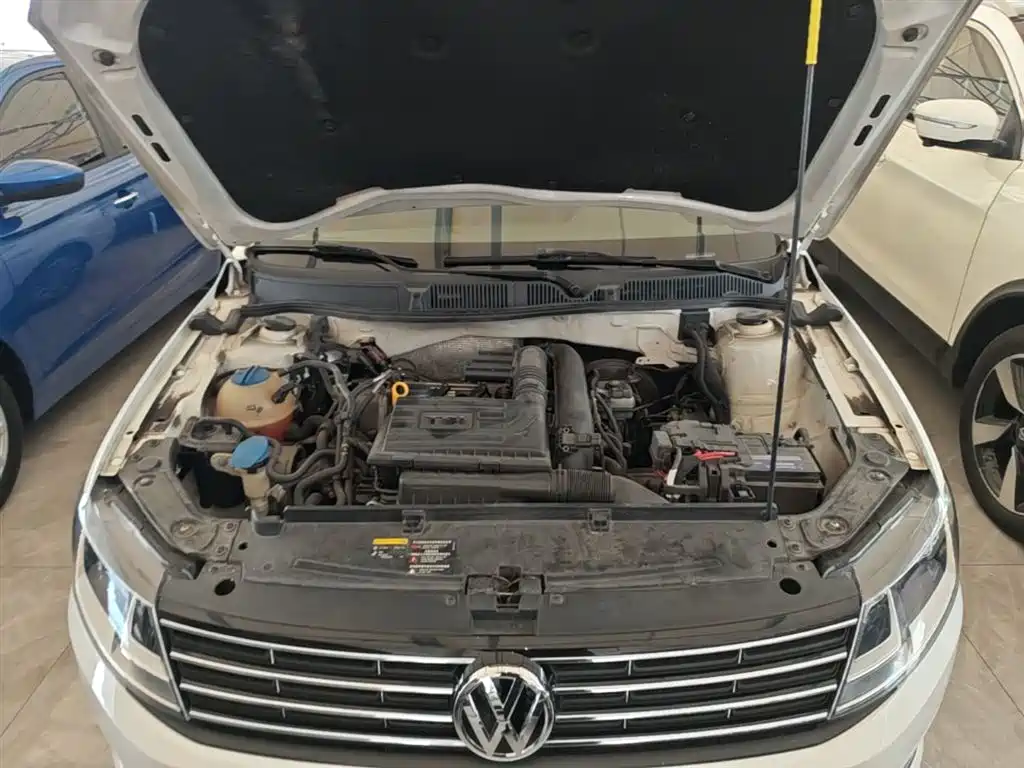 Volkswagen Lavida 2015 230TSI DSG Luxury Edition фото 20
