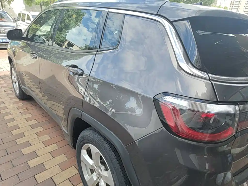 Фото 5 - Jeep Compass