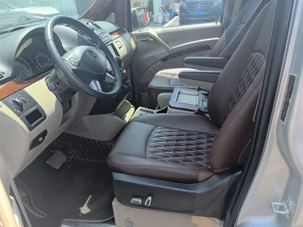 Mercedes-Benz Viano 2013 3.0L Comfort Edition фото 15