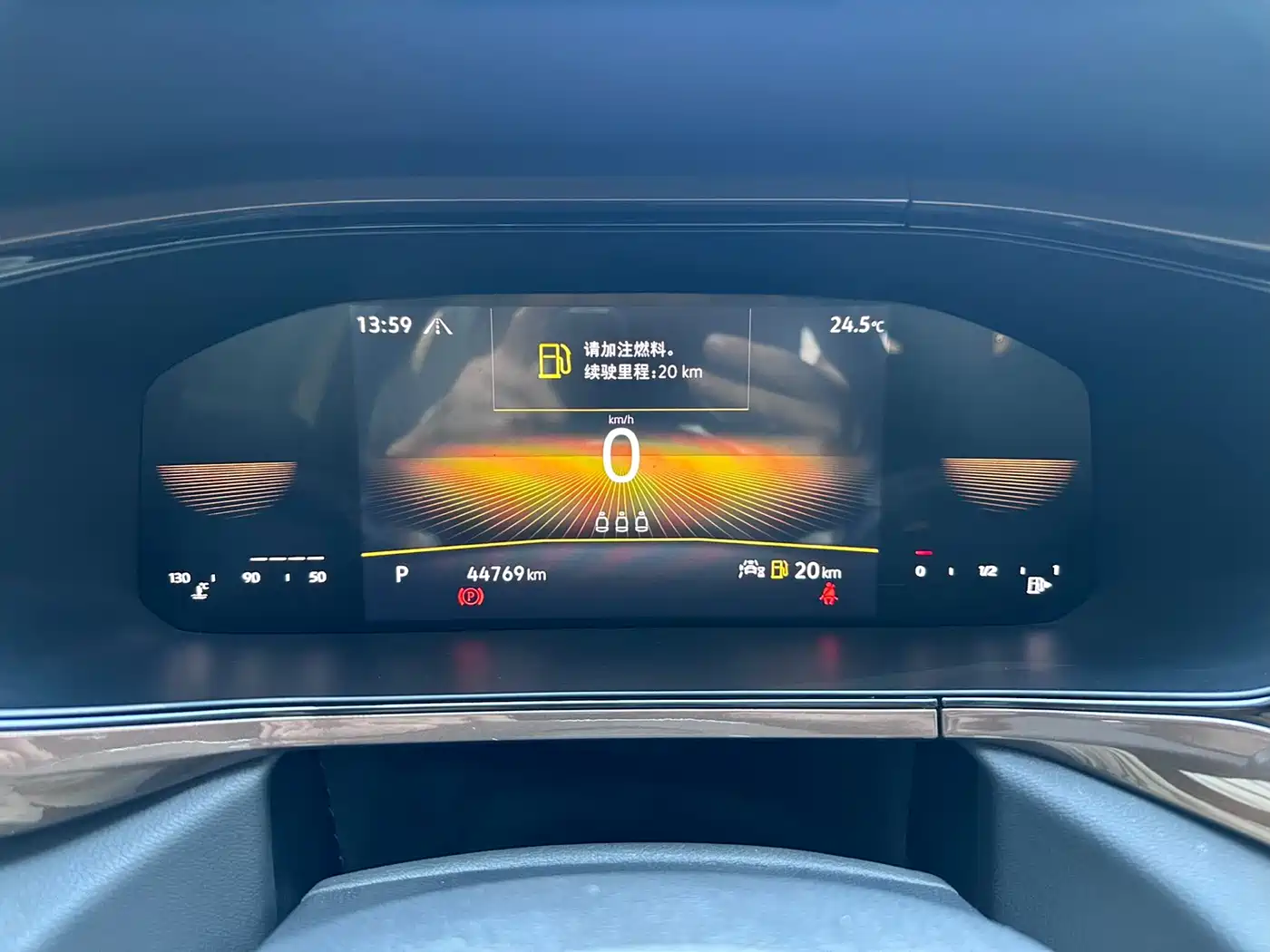 Volkswagen Tharu 2022 280TSI FWD Luxury Edition фото 13