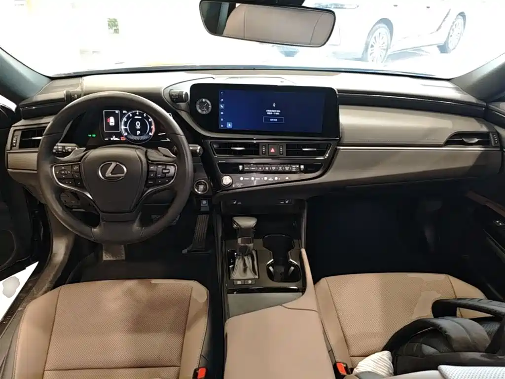 Lexus ES 2022 200 Excellence Edition фото 16