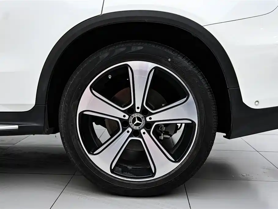Mercedes-Benz GLC 2022 Facelift GLC 300 L 4MATIC Dynamic Collector's Edition фото 34