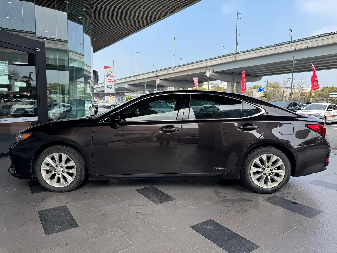 Lexus ES 2013 300h Elite Edition фото 3