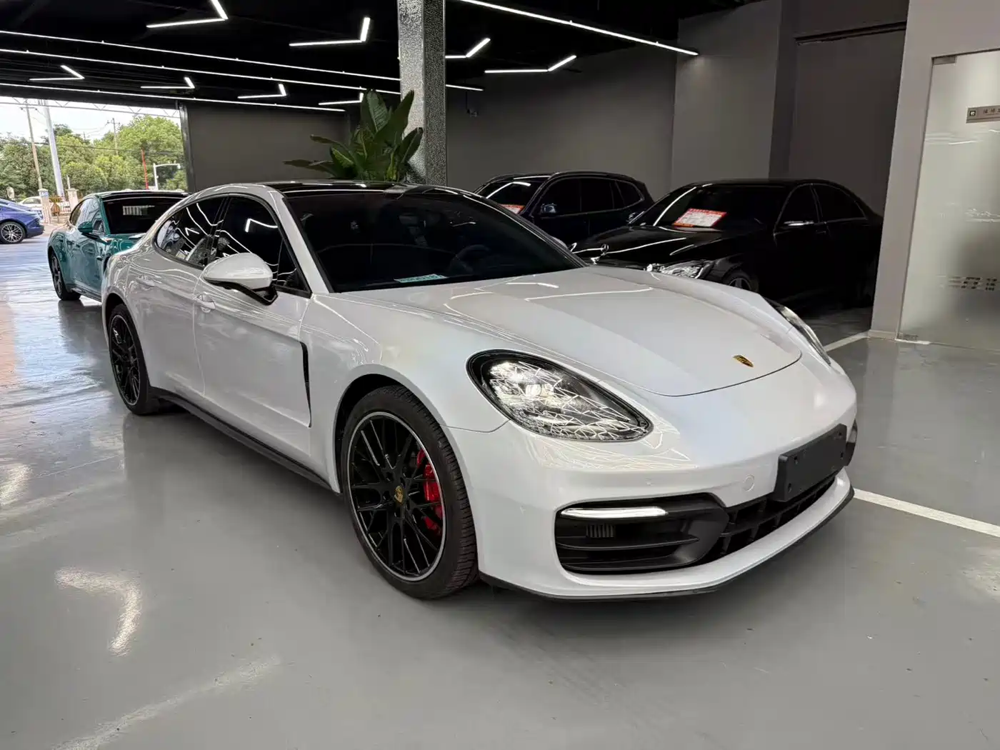 Porsche Panamera 2019 Panamera 2.9T фото 3