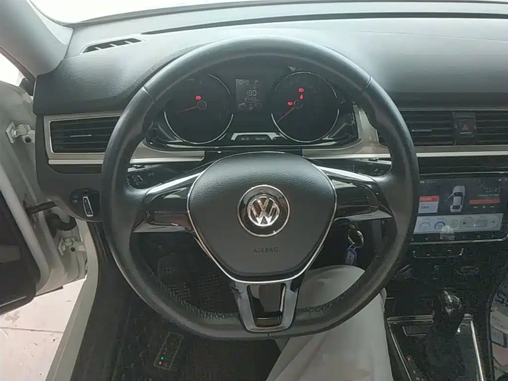 Volkswagen Bora 2016 Model 1.6L Automatic Comfort фото 11