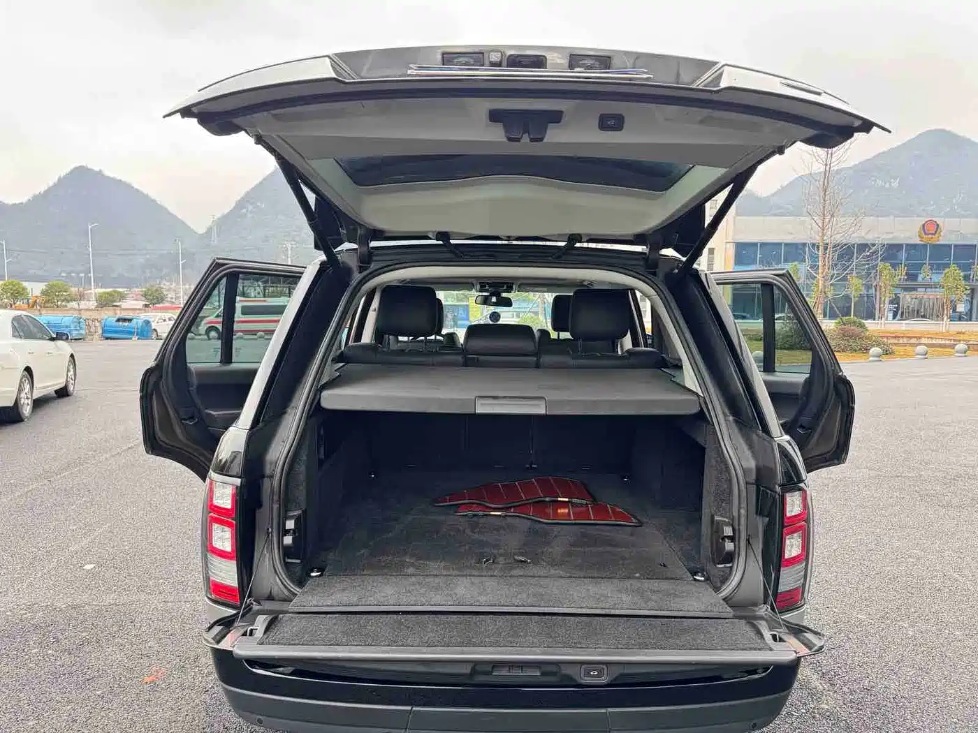 Land Rover Range Rover 2015 3.0 TDV6 Vogue фото 9