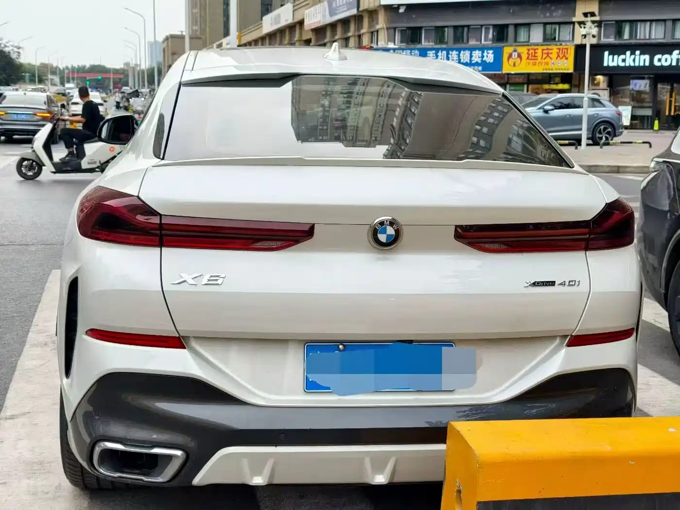 Photo 9 - BMW X6