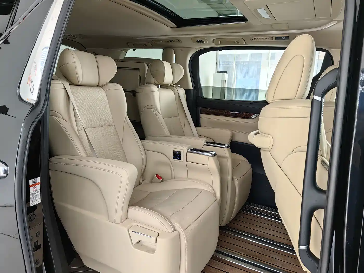 Toyota Alphard 2018 Facelift 3.5L Luxury Edition фото 12