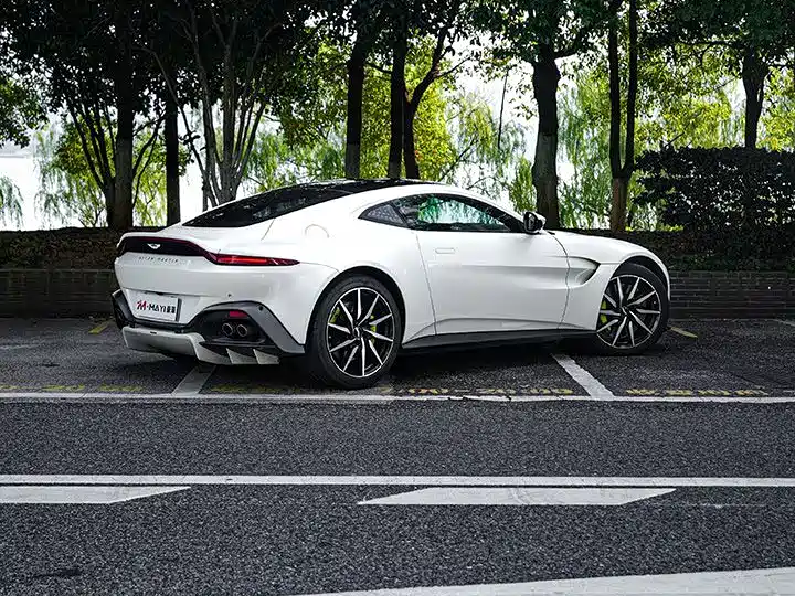 Aston Martin V8 Vantage 2021 2018 4.0T V8 Coupe