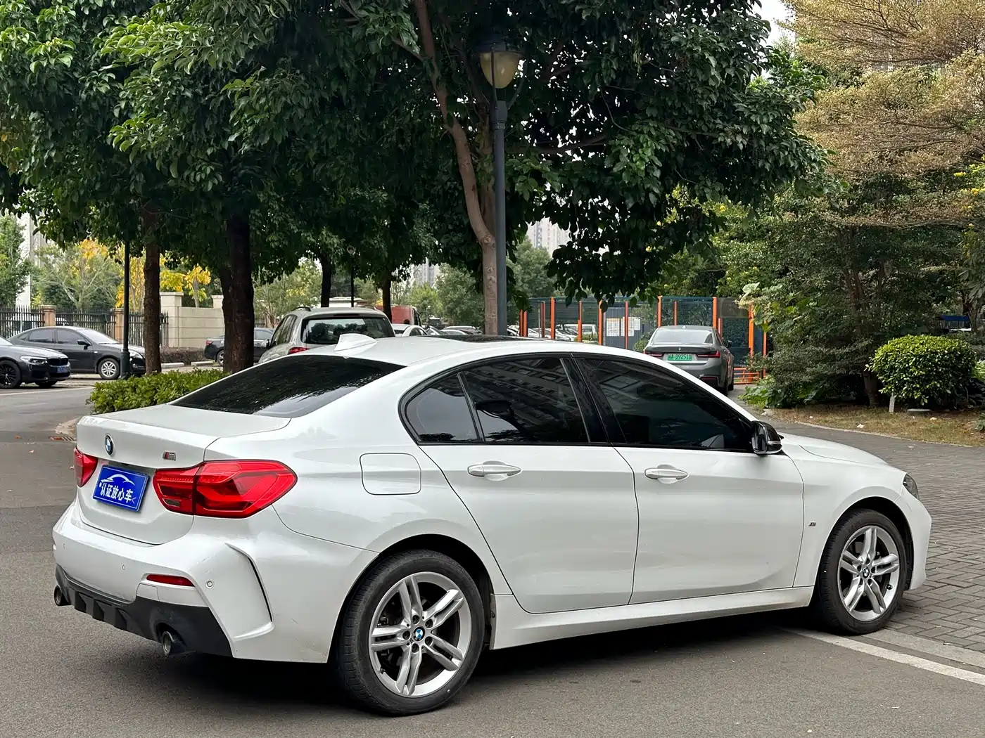 BMW 1 Series 2021 Facelift 120i M Sport Shadow Edition фото 9