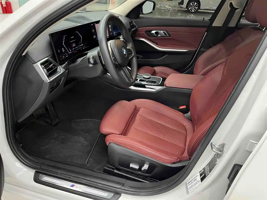 BMW 3 Series 2023 320Li M Sport Package фото 9